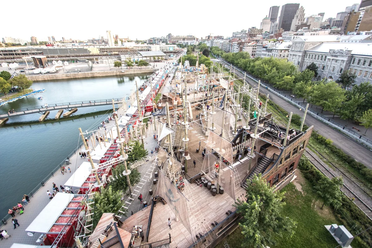 Parcours aériens aménagés sur les navires de Voiles en Voiles au Vieux-Port de Montréal
